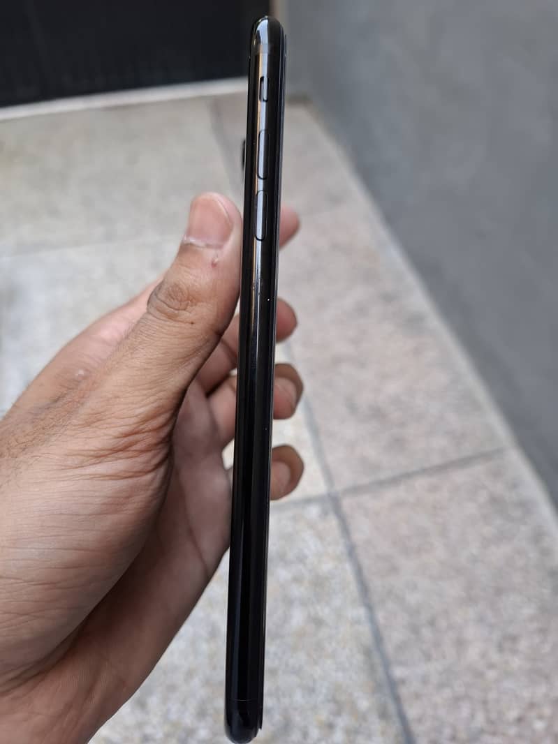 Apple iPhone 7 Plus 1