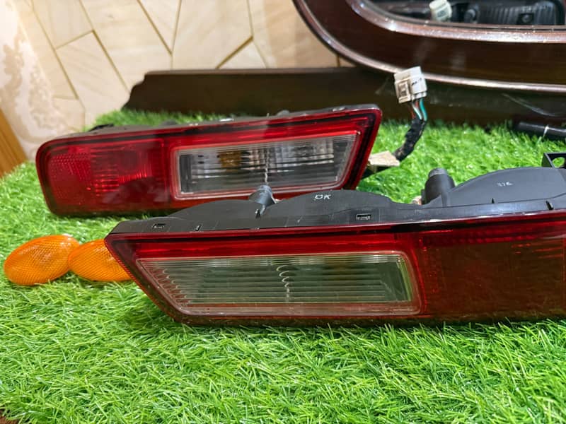 Rear lights and fender lights 0