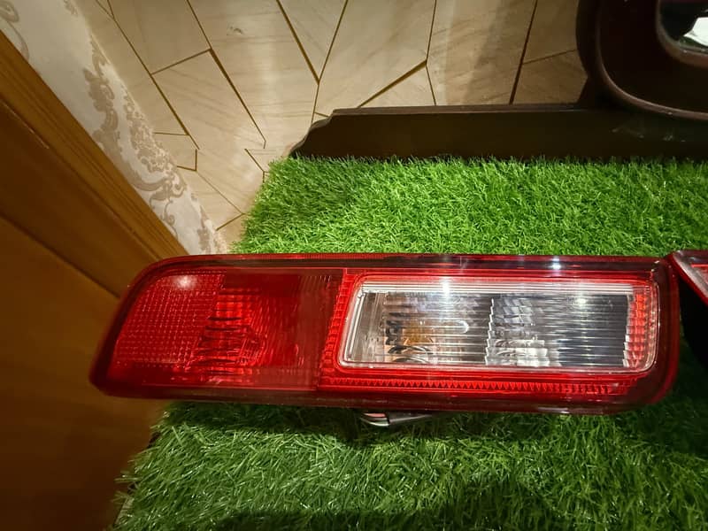 Rear lights and fender lights 7