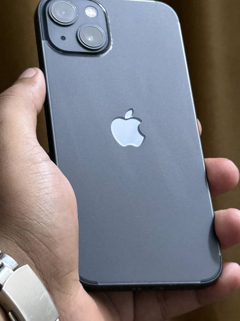 Apple iPhone 13 4