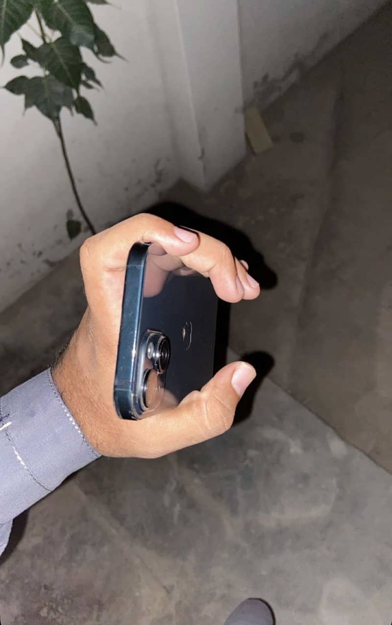 Apple iPhone 15 2