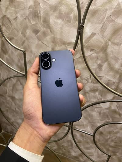 Apple iPhone 16 128gb Like new