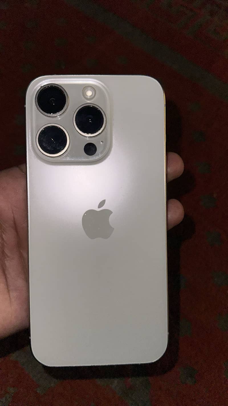Apple iPhone 15 Pro 0