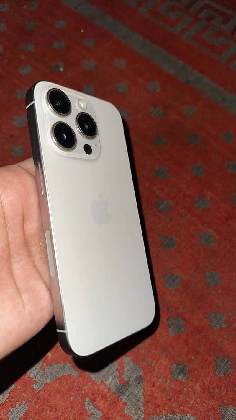 Apple iPhone 15 Pro 1