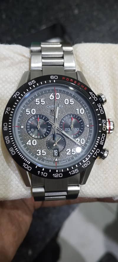 taguar Carrera watch