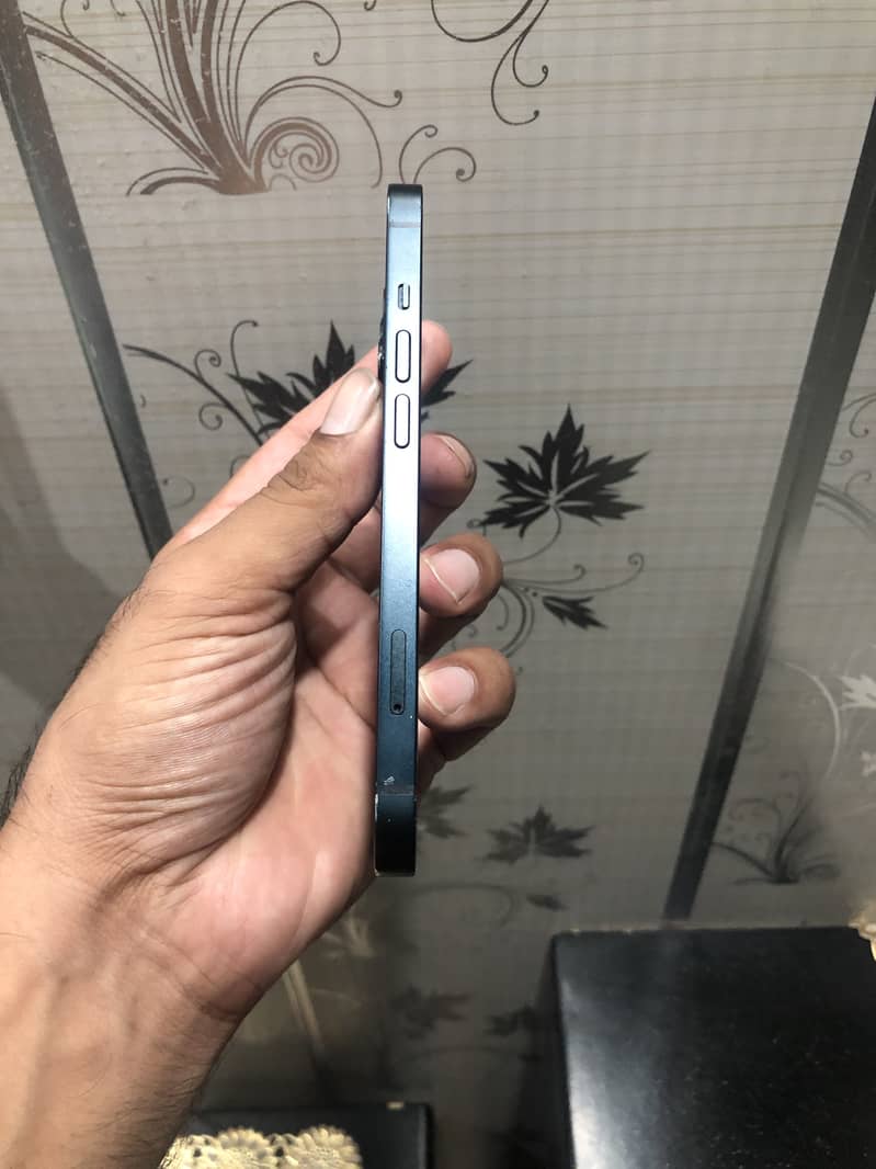 Apple iPhone 13 3