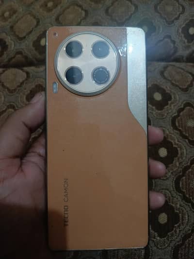 Asslam O alaikum Selling may mobile tecno Camon 30