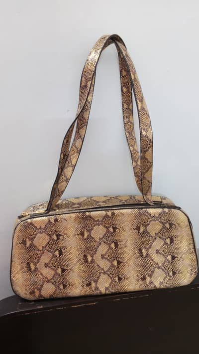 some used clothes n new bag Stylo brand