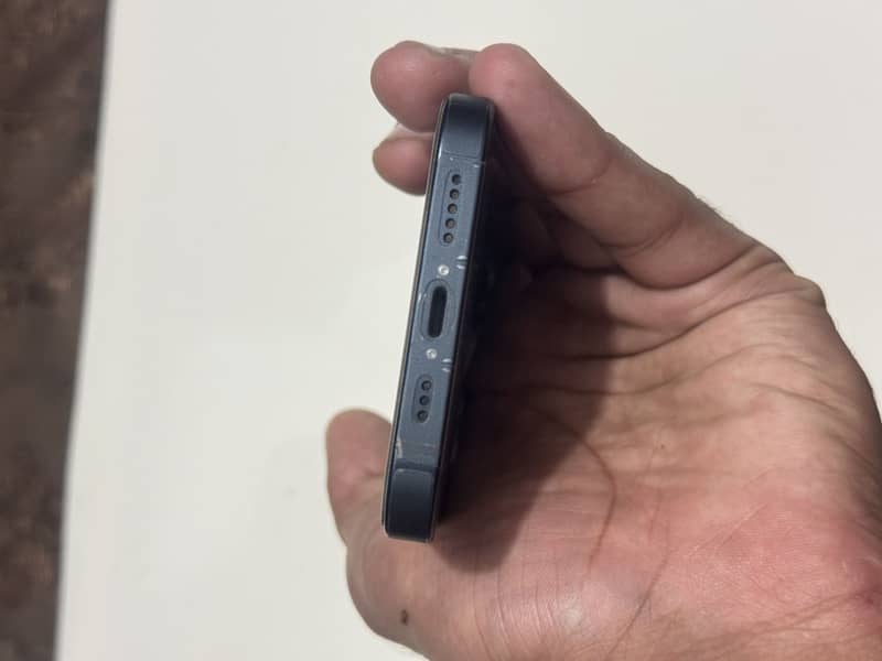 Apple iPhone 13 2