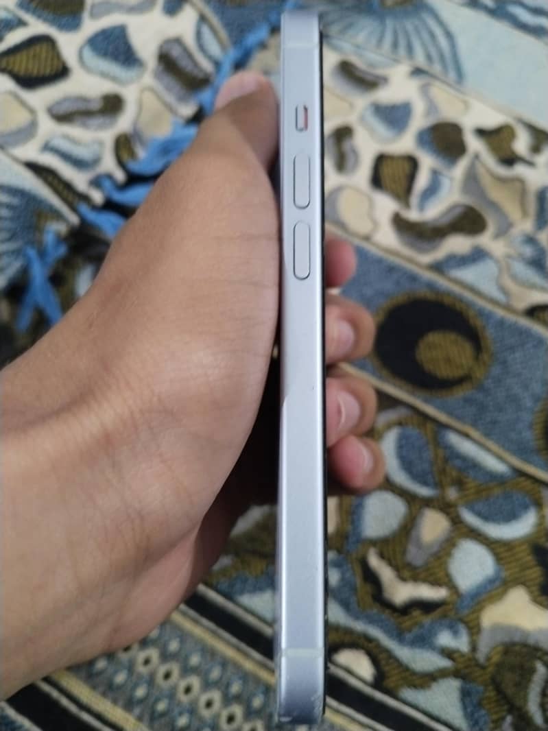 Apple iPhone 15 3