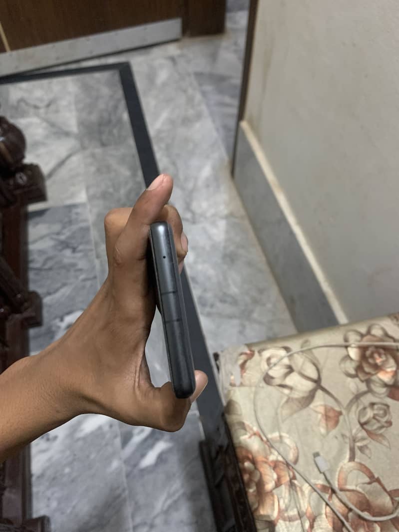 Google Pixel 7a 5