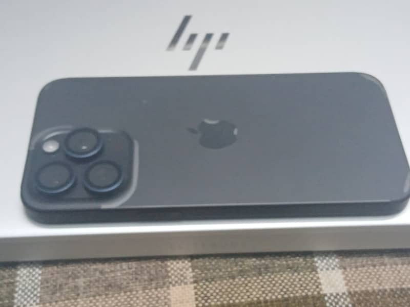 Apple iPhone 15 Pro Max 5