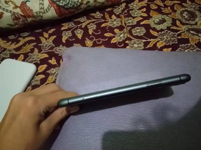 Apple iPhone 11 2