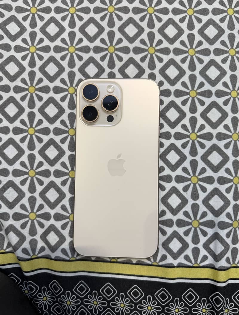 Apple iPhone 16 Pro Max 0