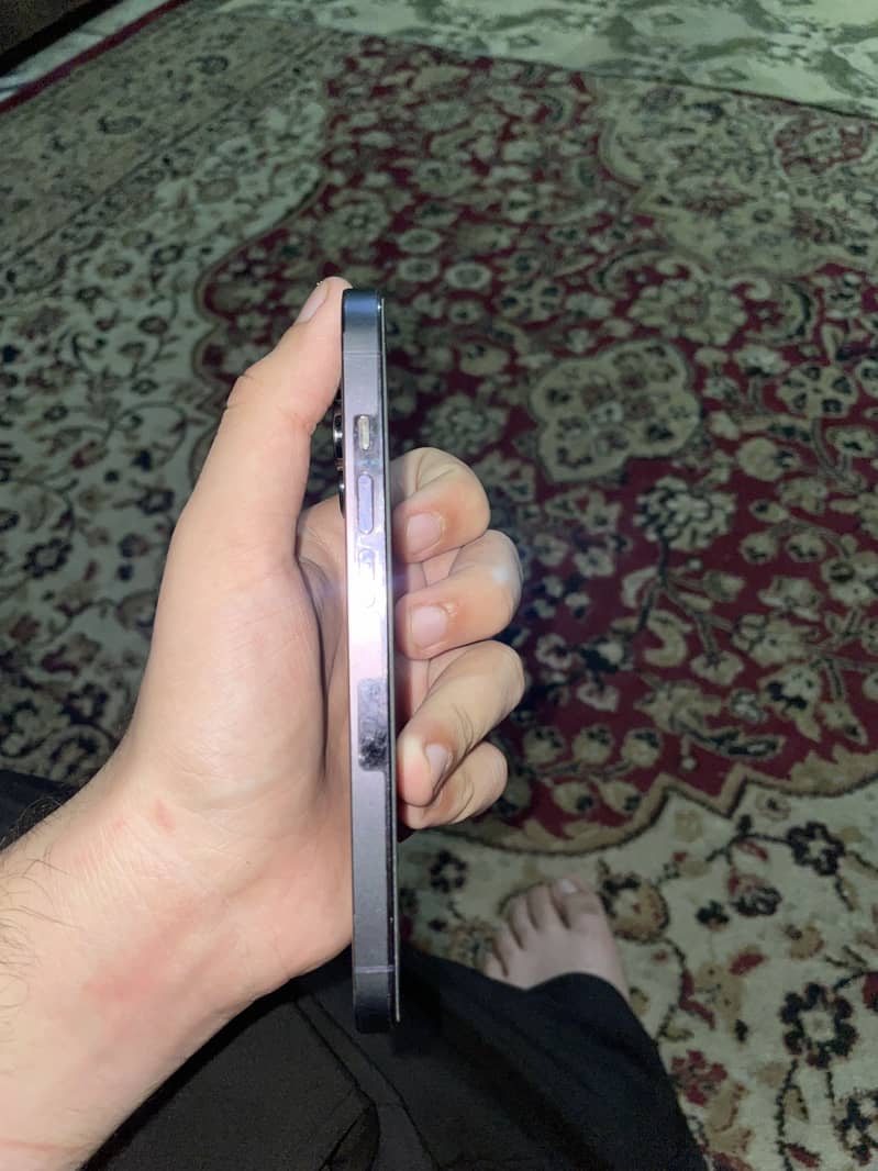 Apple iPhone 14 Pro 1