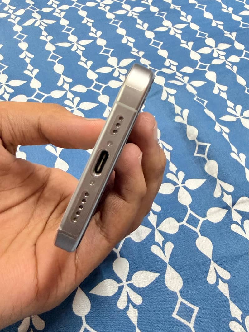 iPhone 15 pro 6