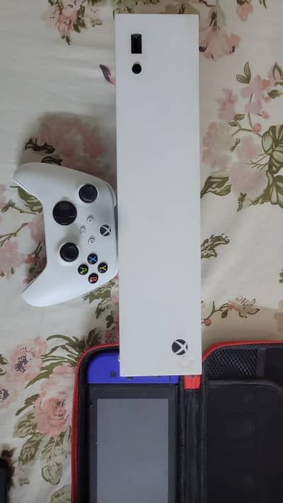 Xbox Series S With slight cosmetic damage