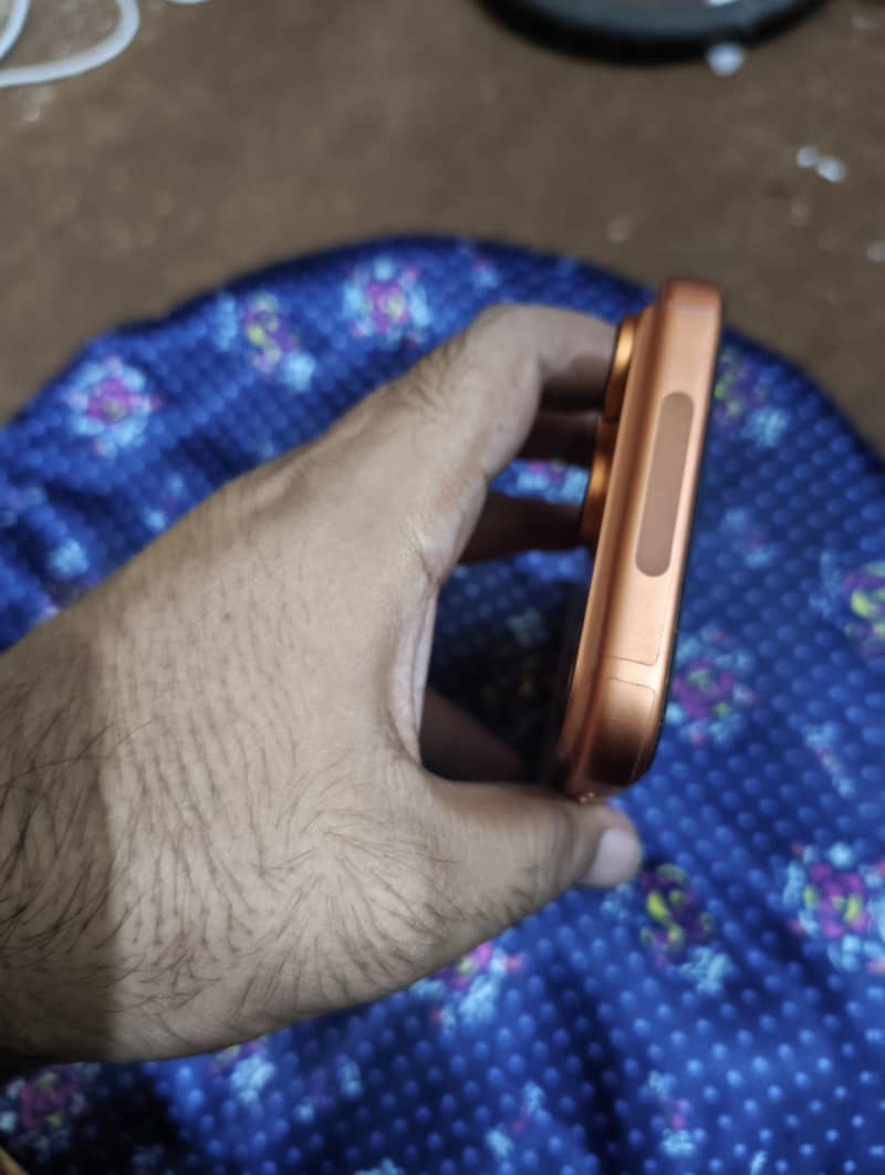 Apple iPhone 17 Pro Max 4