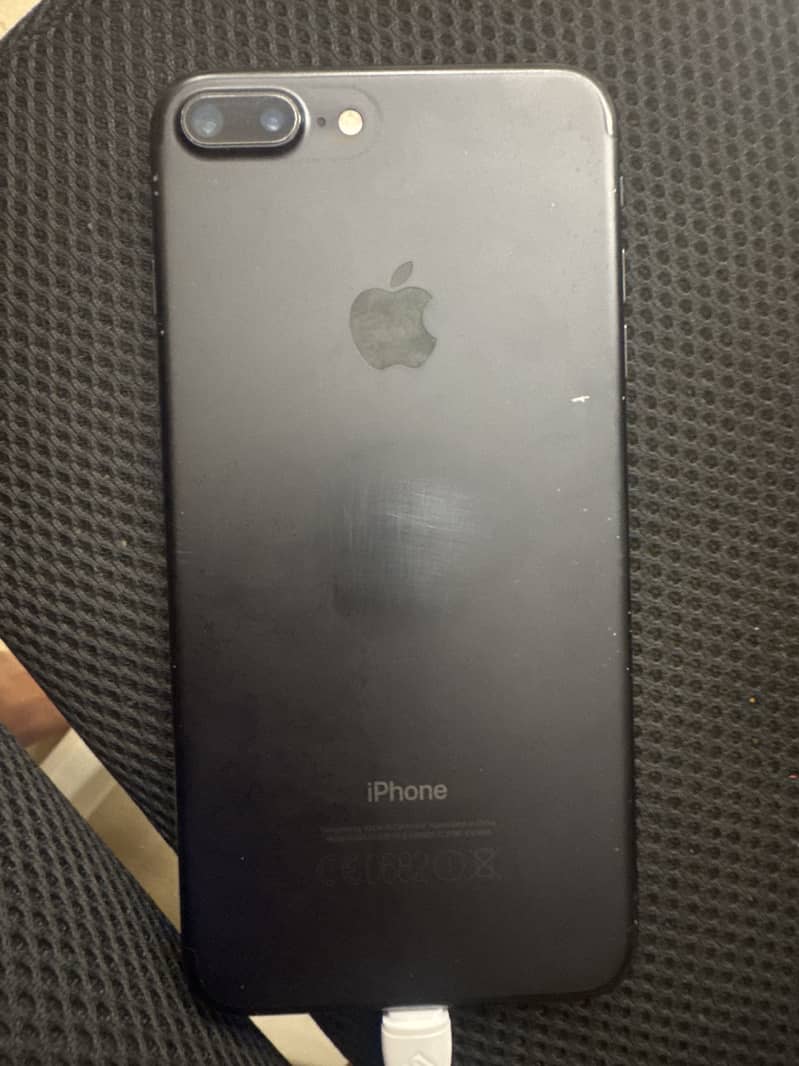 Apple iPhone 7 Plus 2