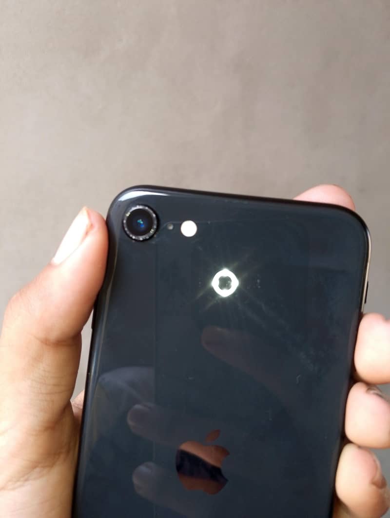 Apple iPhone SE 3 2