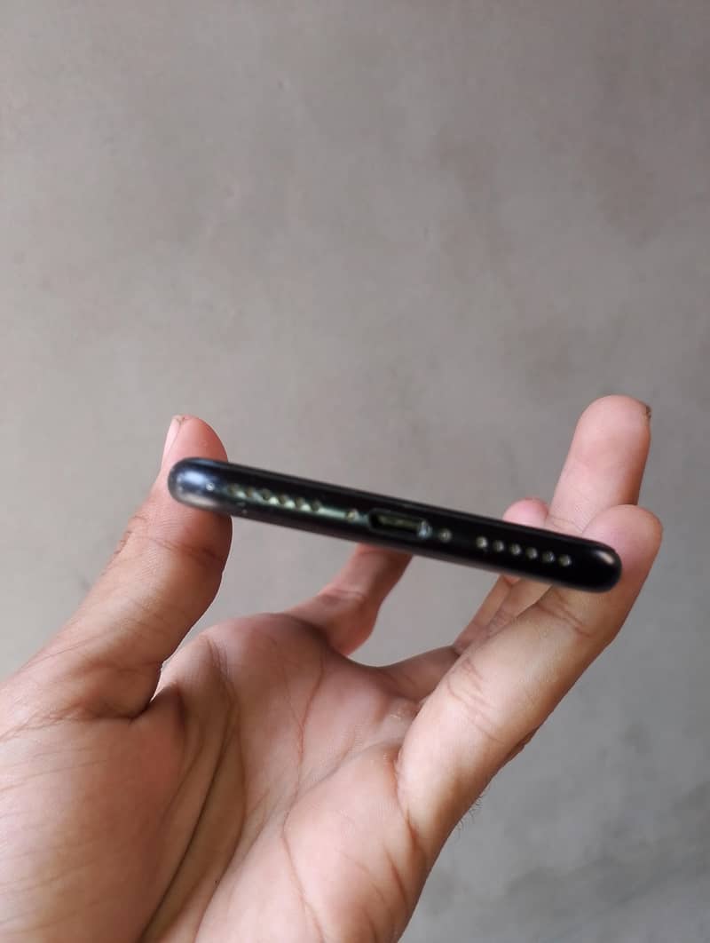 Apple iPhone SE 3 3