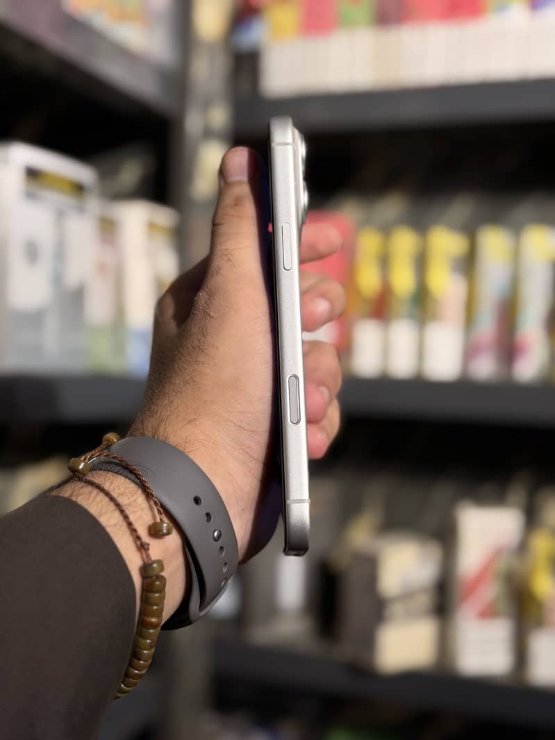 Apple iPhone 17 Pro Max 1