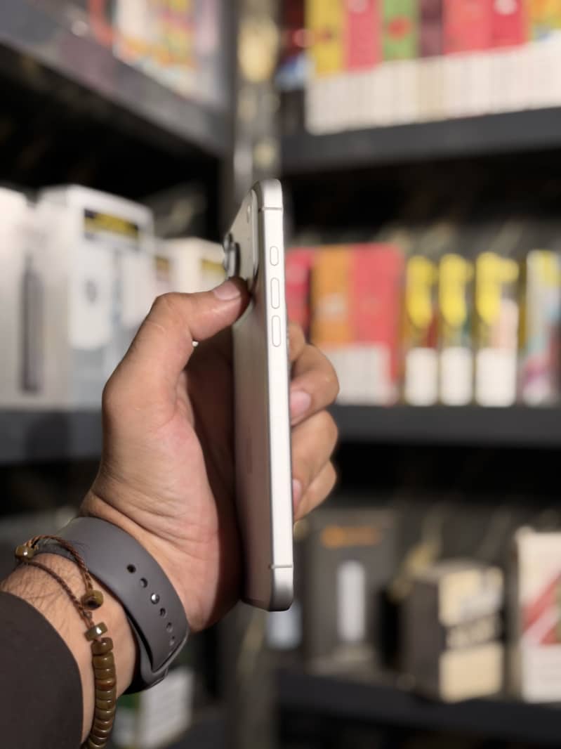 Apple iPhone 17 Pro Max 2
