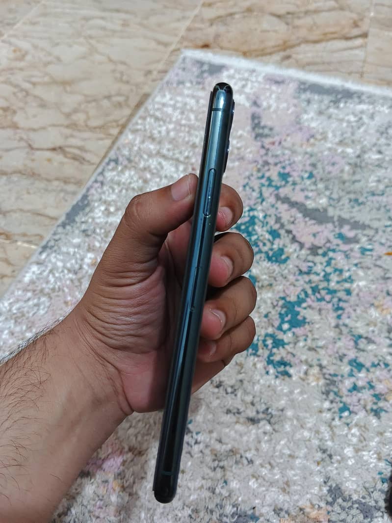 11 Pro Max 9