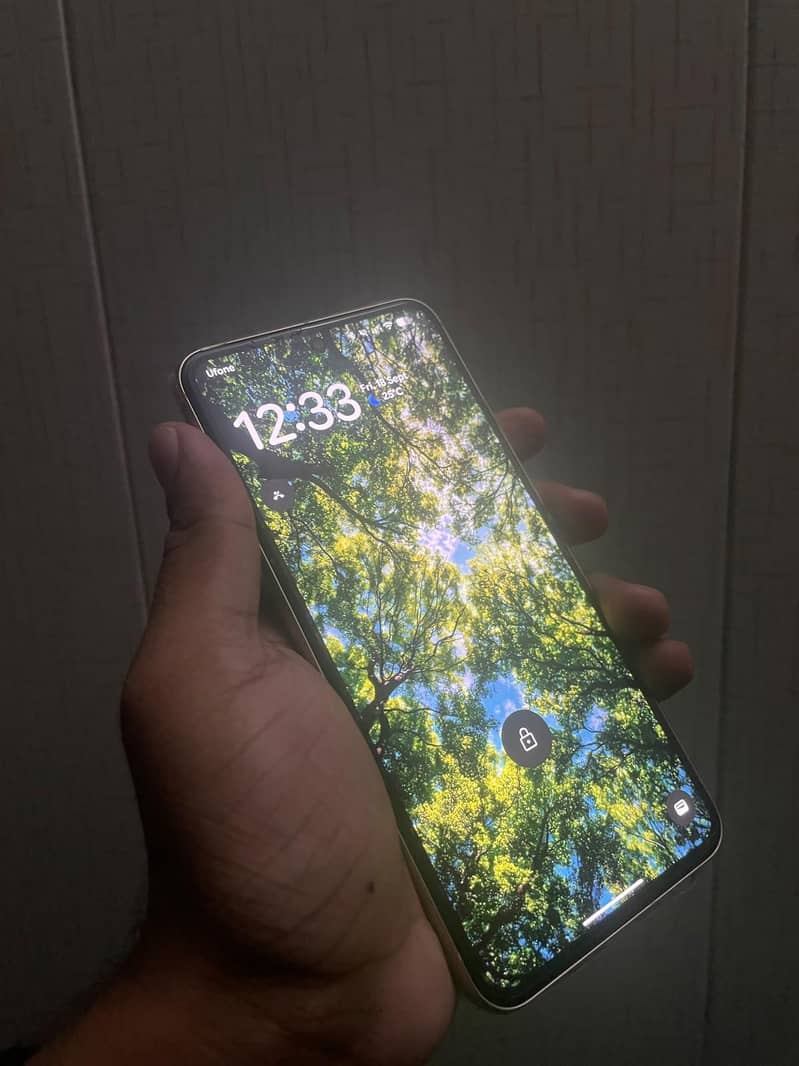 Google Pixel 8 2