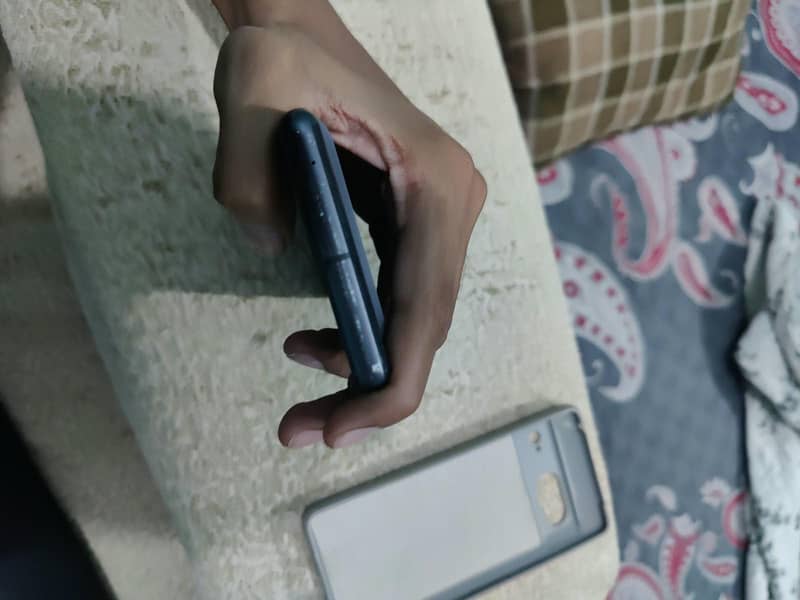 Google Pixel 7 4