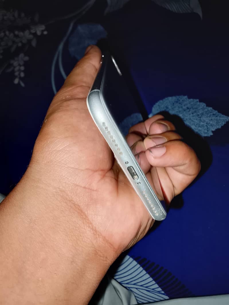 Apple iPhone 8 Plus 2