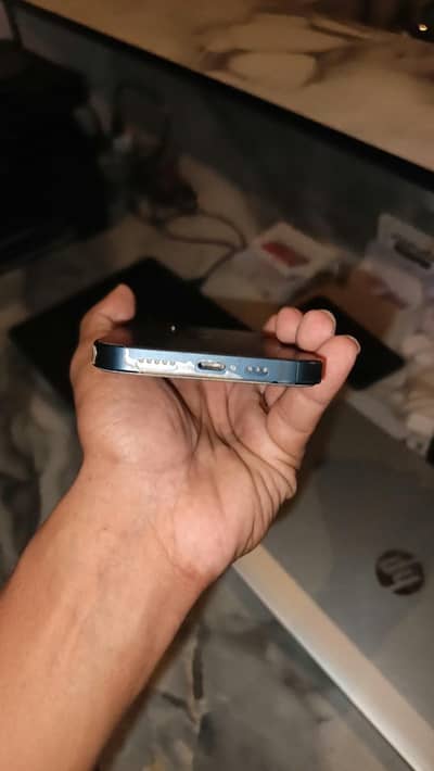 Apple iPhone 13 mini