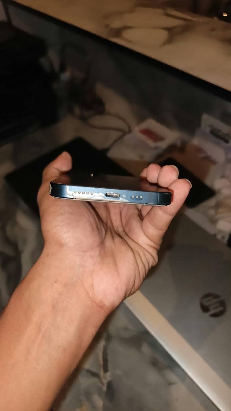 Apple iPhone 13 mini 0