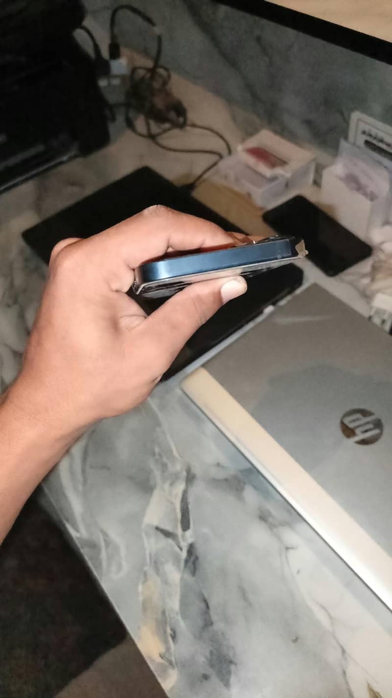 Apple iPhone 13 mini 1