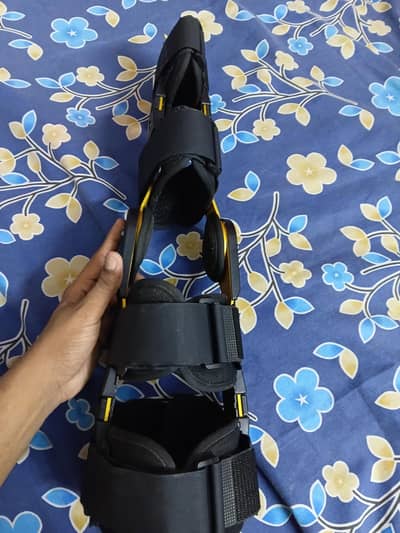 ROM Hinged Knee Brace / Adjustable Knee Immobilizer