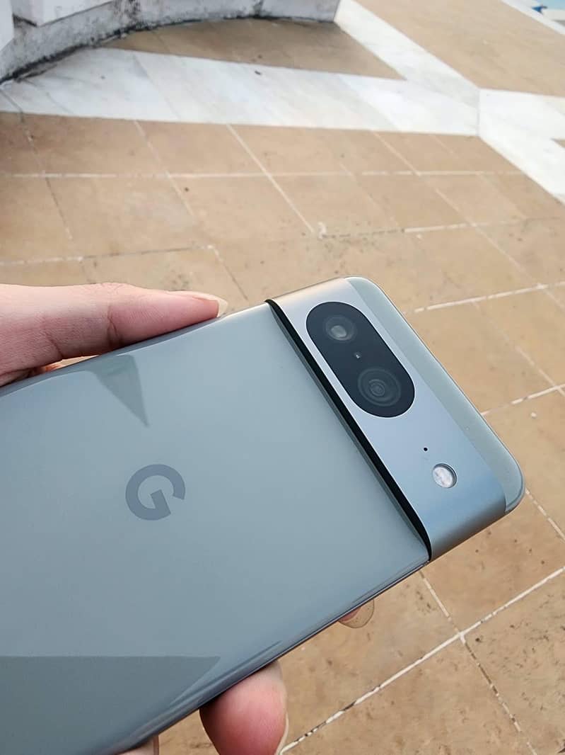Google Pixel 8 4