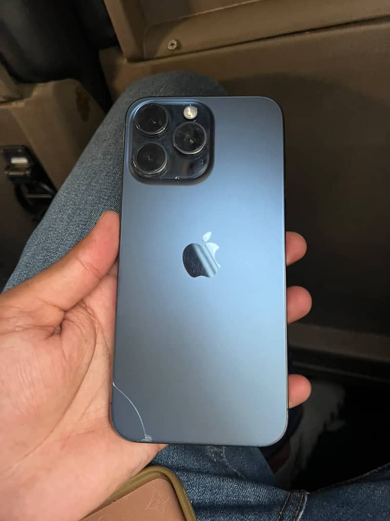 Apple iPhone 15 Pro Max 2