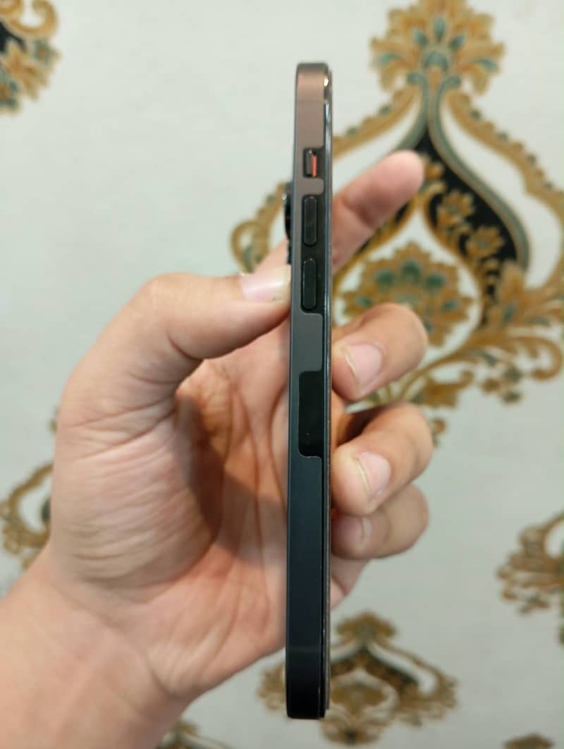 Apple iPhone 14 Pro 4