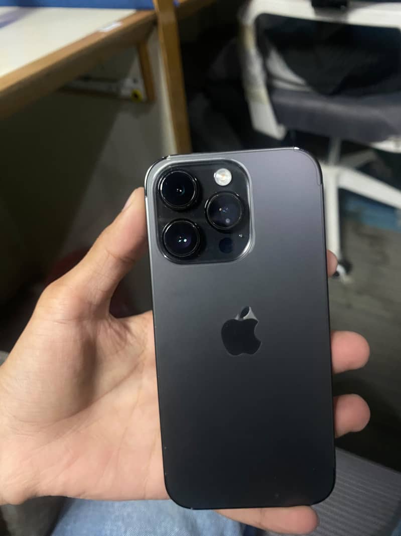 Apple iPhone 14 Pro 0
