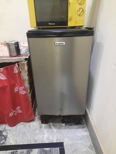 Esquire Frige good condition Genuine compressor and genuine gas