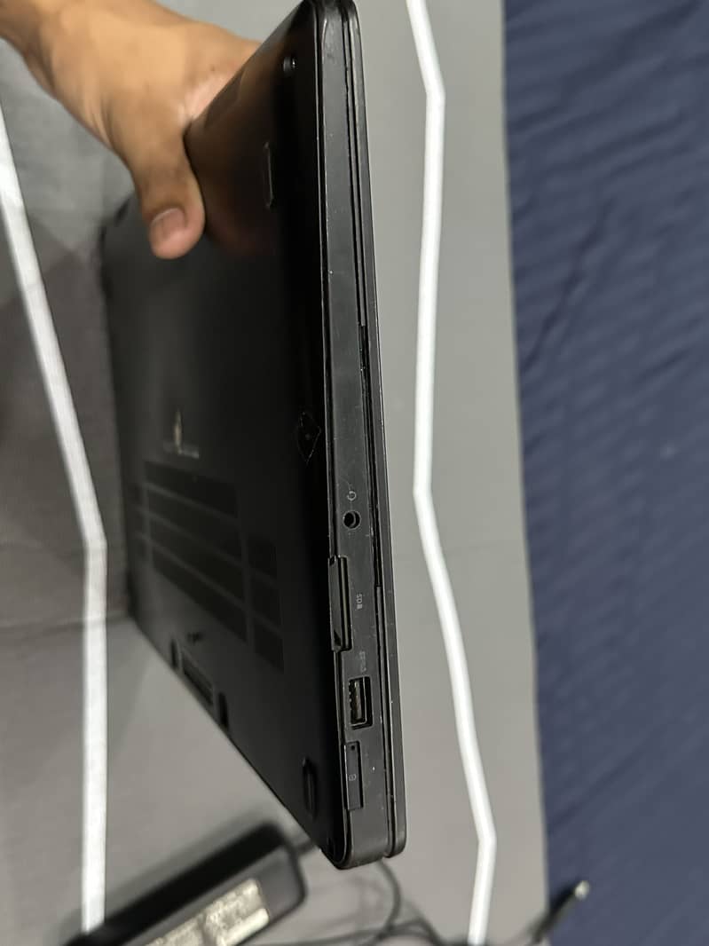Dell 7470 9