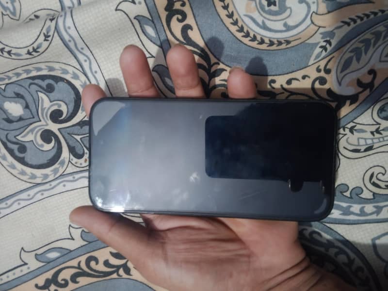 Apple iPhone 16 5