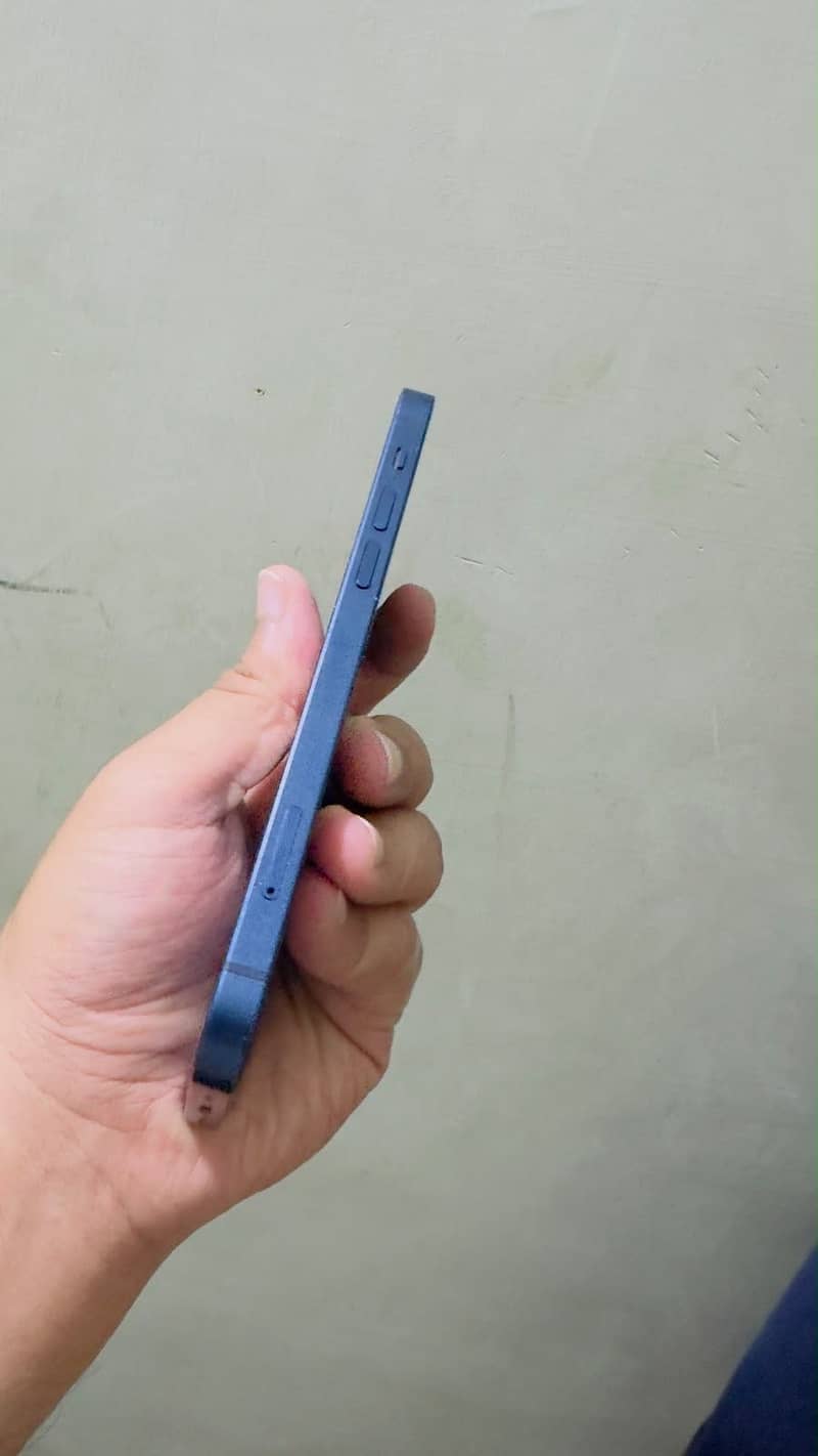 Apple iPhone 12 7