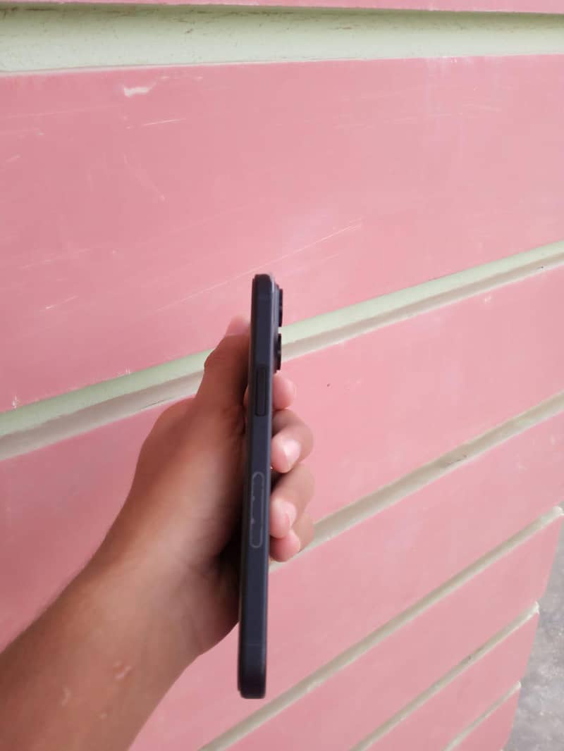 Apple iPhone 15 6
