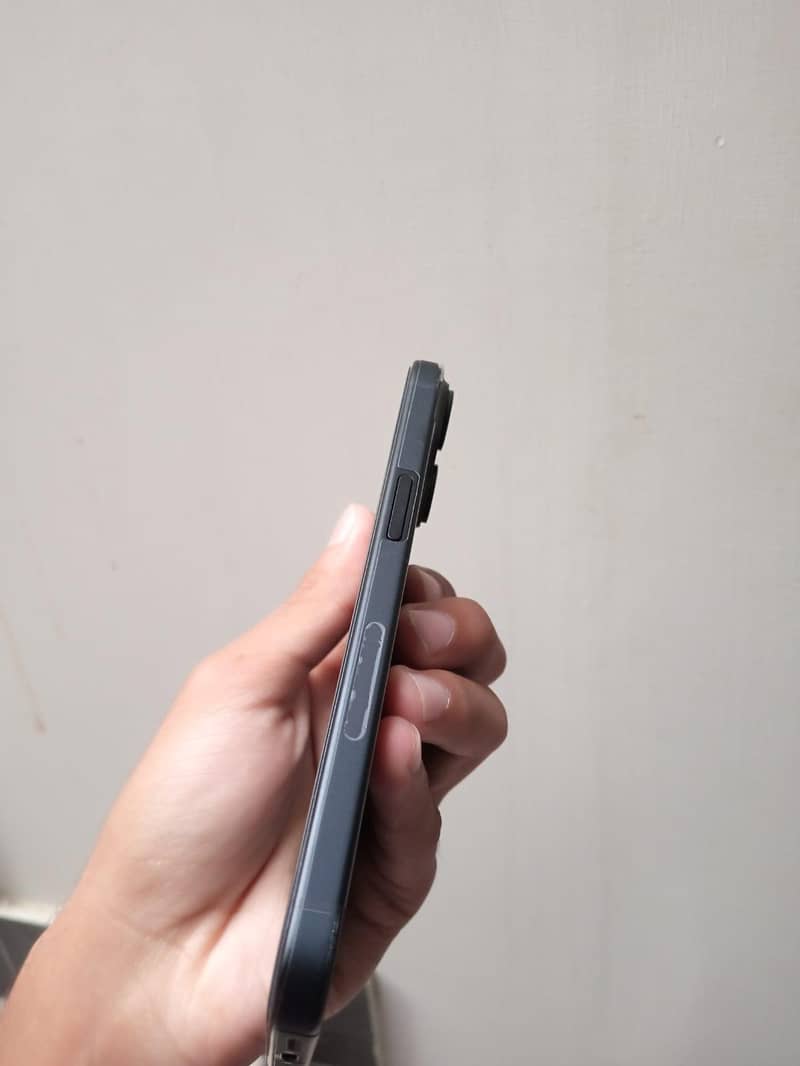 Apple iPhone 15 8
