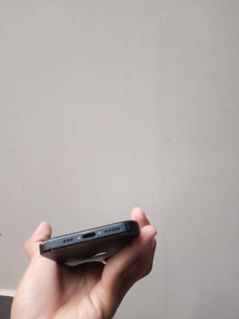 Apple iPhone 15 9