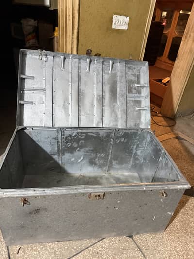 Large Heavy-Duty Metal Trunk / Peti (Galvanized Sandook)