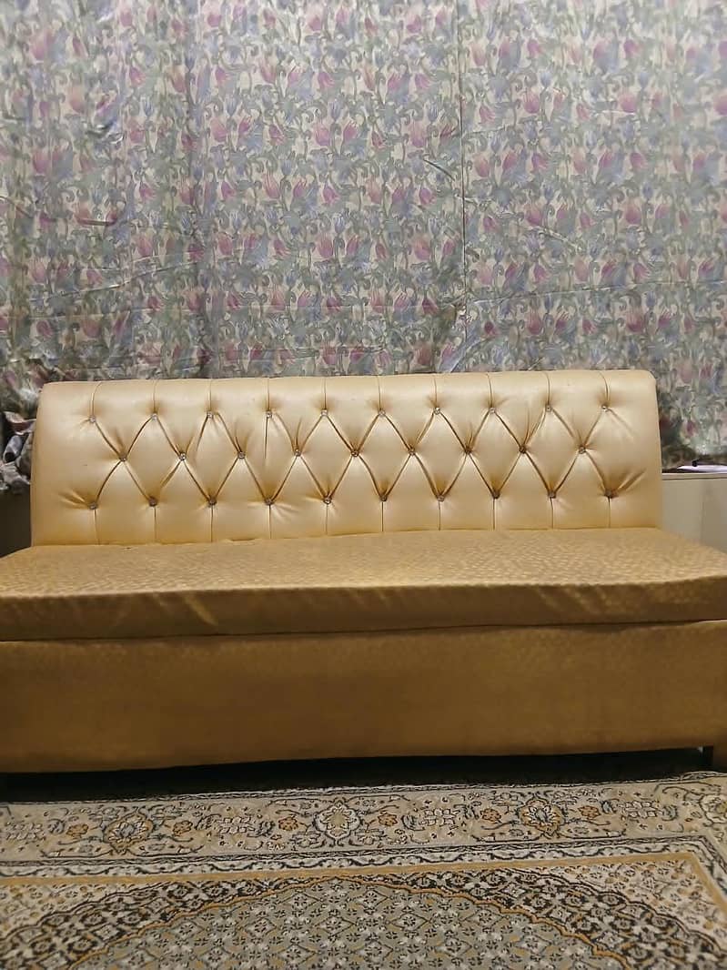 Racks sofa set counter 13