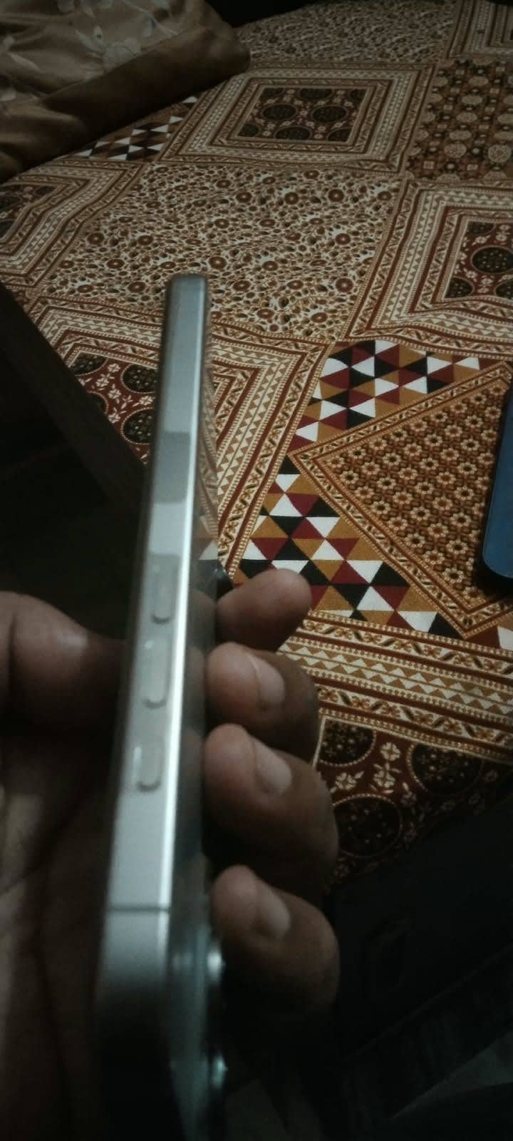 iPhone 16 Pro Max 1