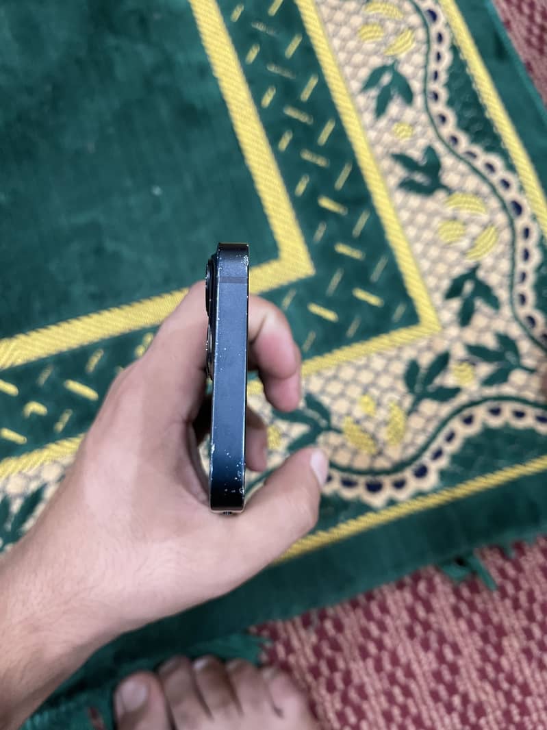 Apple iPhone 13 mini 0